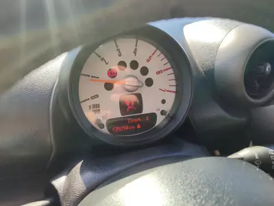 MINI Countryman 2012 - 8900 EUR, 135000 km - 135000km - foto 18 de 19