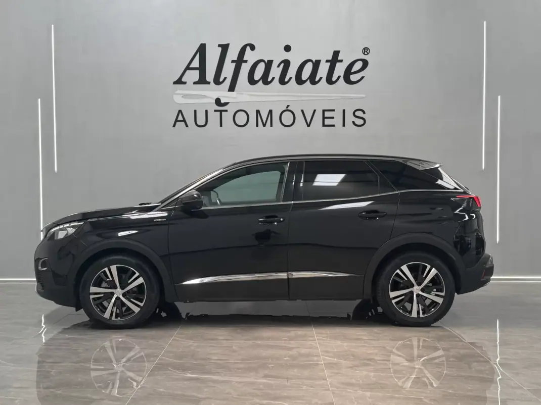 Peugeot 3008 2018 - 16990 EUR, 121000 km - AUTO.MOTO.pt - 121000km - foto 2 de 31