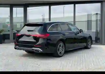 Mercedes-Benz C 300 2022 — foto 3 de 15