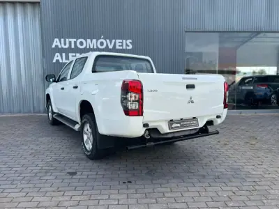 Mitsubishi L200 2022 - 31500 EUR, 143592 km - AUTO.MOTO.pt - 143592km - foto 8 de 17