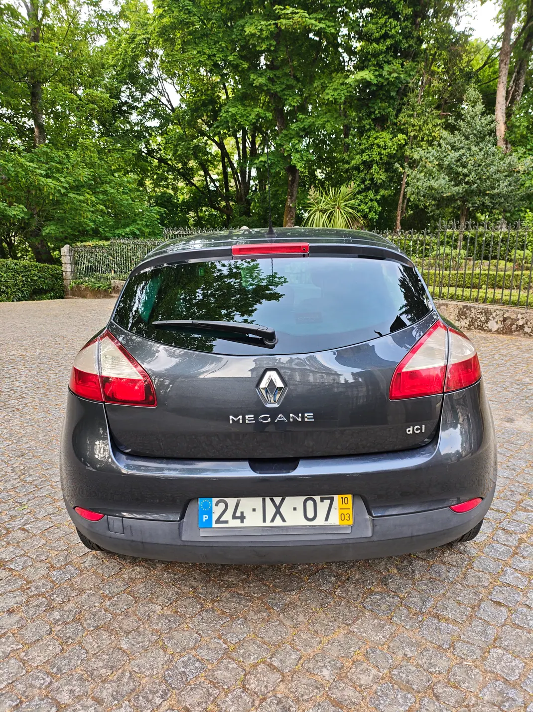 Renault Mégane 2010 - 4300 EUR, 246000 km - AUTO.MOTO.pt - 246000km - foto 5 de 9