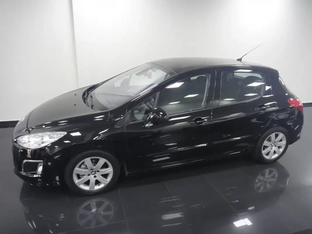Peugeot 308 2012 - 7250 EUR, 172520 km - AUTO.MOTO.pt - 172520km - foto 36 de 50