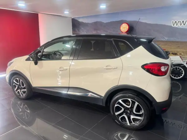 Renault Captur 2014 - 11990 EUR, 183000 km - AUTO.MOTO.pt - 183000km - foto 3 de 12