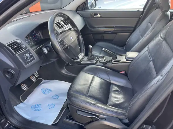 Volvo V50 2012 - 8950 EUR, 162462 km - AUTO.MOTO.pt - 162462km - foto 8 de 12