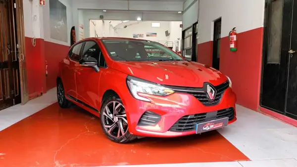 Renault Clio 2021 - 14890 EUR, 67292 km - AUTO.MOTO.pt - 67292km - foto 2 de 67
