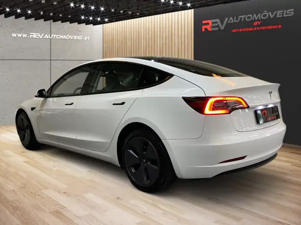Tesla Model 3 2023 - 30950 EUR, 79791 km - AUTO.MOTO.pt - 79791km - foto 4 de 20