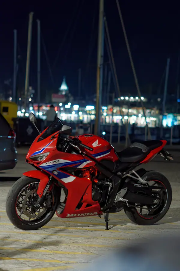 Honda CB650R 2024 - 8500 EUR, 15000 km - AUTO.MOTO.pt - 15000km - foto 2 de 3