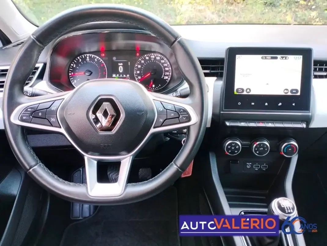 Renault Clio 2023 - 15950 EUR, 55104 km - AUTO.MOTO.pt - 55104km - foto 12 de 31