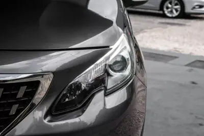 Peugeot 2008 2018 - 8750 EUR, 72668 km - AUTO.MOTO.pt - 72668km - foto 8 de 39