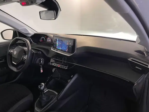 Peugeot 208 2024 - 15450 EUR, 18000 km - AUTO.MOTO.pt - 18000km - foto 11 de 29