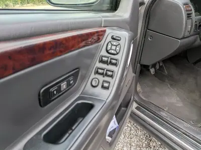 Jeep Grand Cherokee 1999 - 9500 EUR, 300000 km - AUTO.MOTO.pt - 300000km - foto 11 de 14