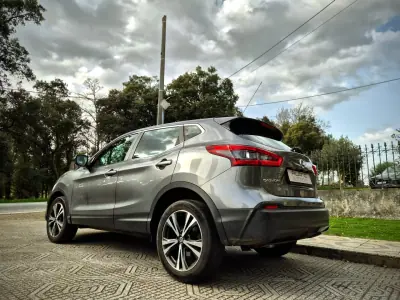 Nissan Qashqai 2017 - 18000 EUR, 112000 km - AUTO.MOTO.pt - 112000km - foto 7 de 20