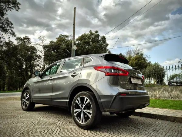 Nissan Qashqai 2017 - 18000 EUR, 112000 km - AUTO.MOTO.pt - 112000km - foto 7 de 20