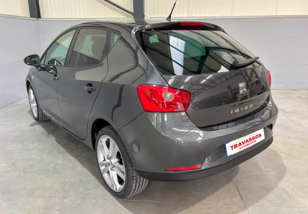 SEAT Ibiza 2009 - 10500 EUR, 94835 km - AUTO.MOTO.pt - 94835km - foto 4 de 10