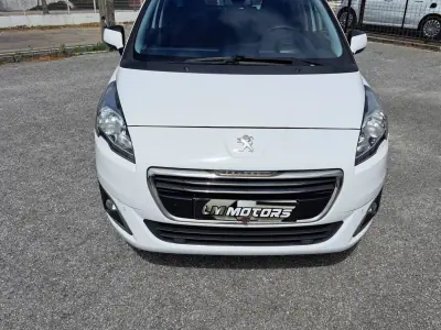 Peugeot 5008 2016 - 13450 EUR, 164950 km - AUTO.MOTO.pt - 164950km - foto 3 de 47