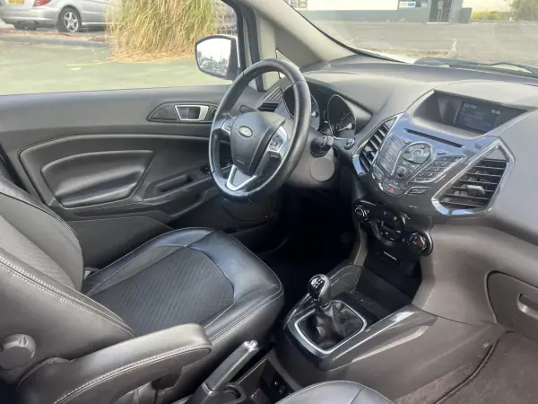 Ford EcoSport 2016 - 12500 EUR, 85843 km - AUTO.MOTO.pt - 85843km - foto 8 de 10