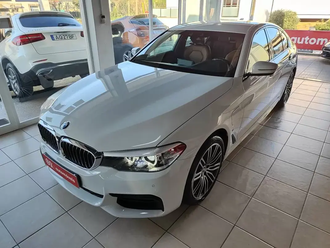 BMW 530e 2019 - 31500 EUR, 46900 km - AUTO.MOTO.pt - 46900km - foto 6 de 39