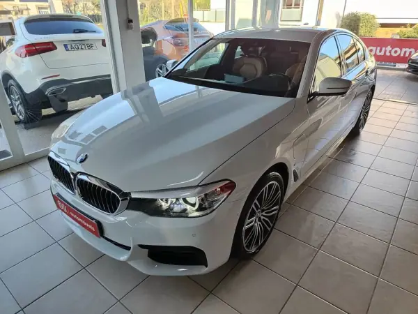 BMW 530e 2019 - 31500 EUR, 46900 km - AUTO.MOTO.pt - 46900km - foto 6 de 39