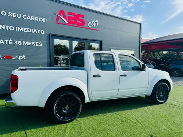 Nissan Navara 2012 - 21500 EUR, 140000 km - AUTO.MOTO.pt - 140000km - foto 3 de 19