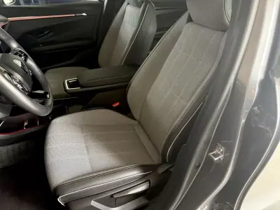 Renault Mégane E-Tech 2023 - 25500 EUR, 58000 km - AUTO.MOTO.pt - 58000km - foto 74 de 121