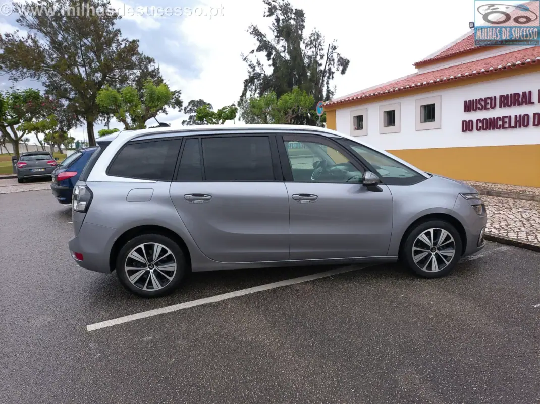 Citroën C4 Spacetourer 2019 - 15500 EUR, 123000 km - AUTO.MOTO.pt - 123000km - foto 6 de 22