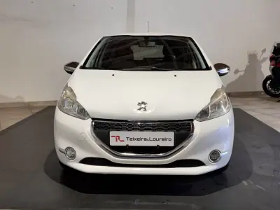 Peugeot 208 2015 - 7900 EUR, 124360 km - foto 2 de 22