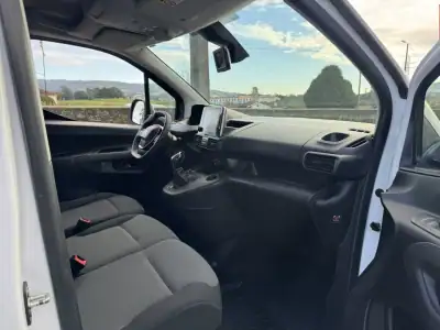 Peugeot PARTNER GIRAFON 2019 - 13990 EUR, 150000 km - AUTO.MOTO.pt - 150000km - foto 16 de 39