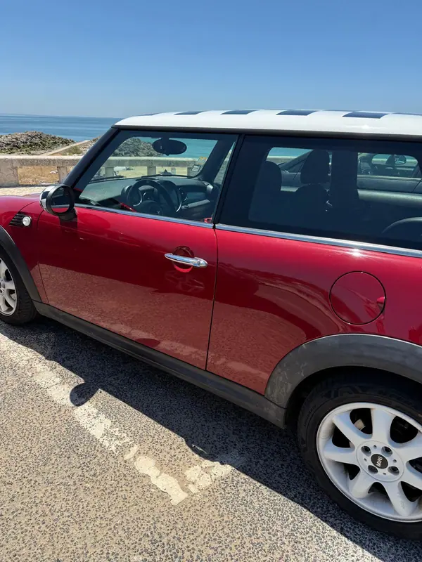 MINI One 2009 - 5500 EUR, 118000 km - AUTO.MOTO.pt - 118000km - foto 11 de 14