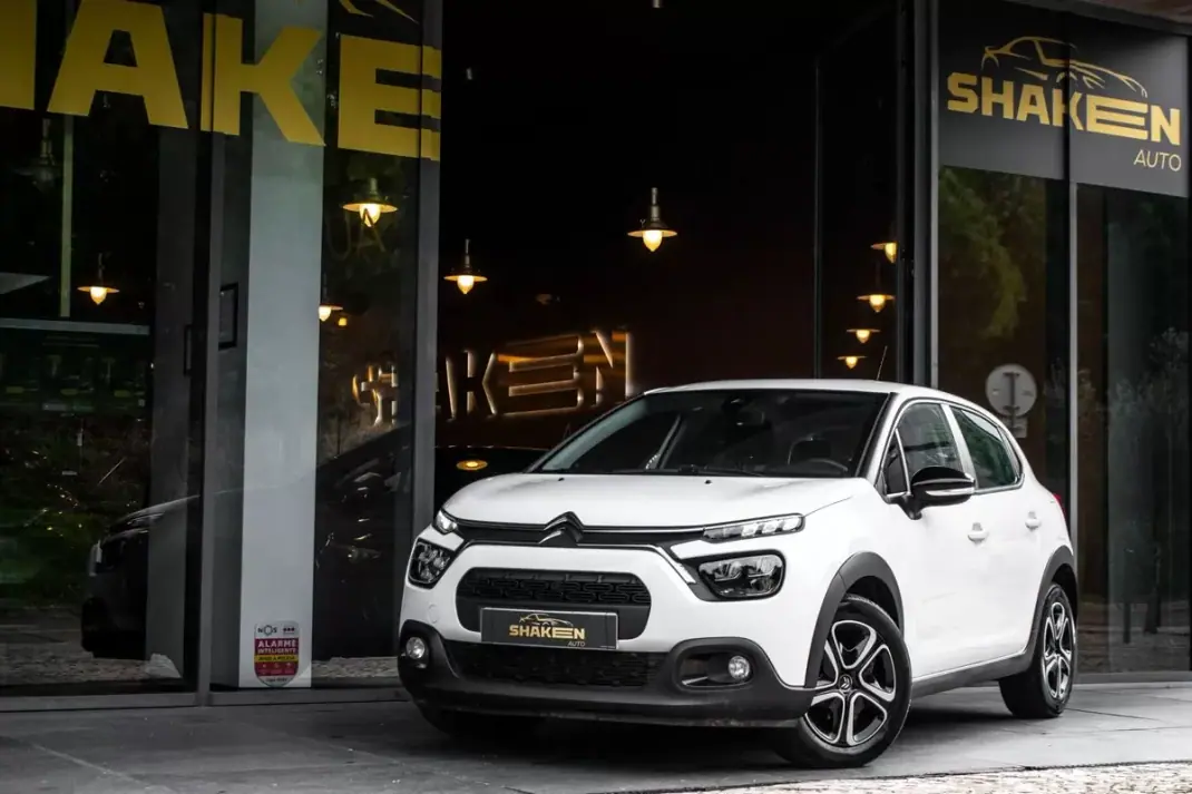 Citroën C3 2024 - 13990 EUR, 21393 km - AUTO.MOTO.pt - 21393km - foto 1 de 39
