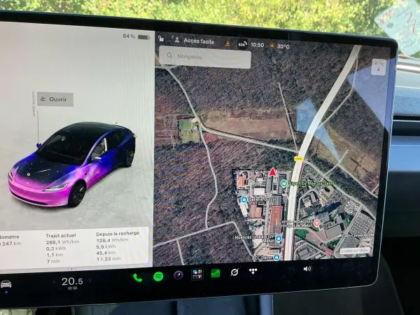 Tesla Model 3 2024 - 35900 EUR, 56621 km - 56621km - foto 9 de 15