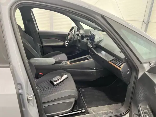 Cupra Born 2024 - 28990 EUR, 60829 km - AUTO.MOTO.pt - 60829km - foto 9 de 11