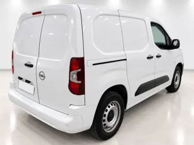 Opel COMBO 2021 - 9146 EUR, 120000 km - foto 4 de 7