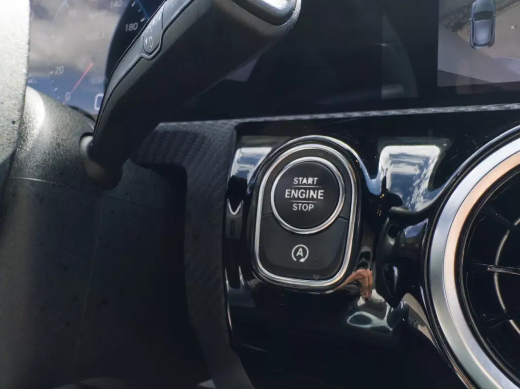 Mercedes-Benz A 180 2019 - 20990 EUR, 161000 km - AUTO.MOTO.pt - 161000km - foto 23 de 30