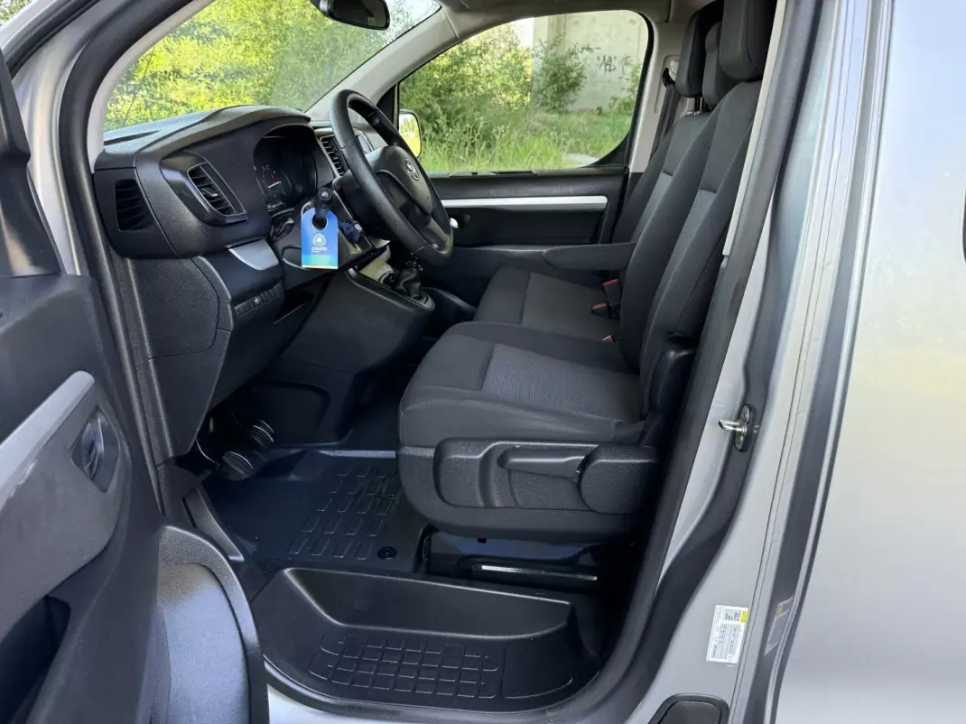 Toyota Proace Verso 2020 - 28890 EUR, 146000 km - AUTO.MOTO.pt - 146000km - foto 11 de 30