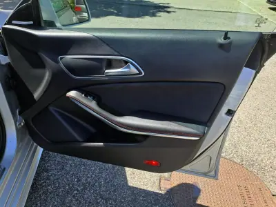 Mercedes-Benz CLA 180 2016 - 17490 EUR, 178000 km - AUTO.MOTO.pt - 178000km - foto 23 de 26