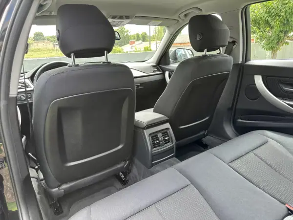 BMW 320 2013 - 12900 EUR, 280000 km - AUTO.MOTO.pt - 280000km - foto 32 de 64