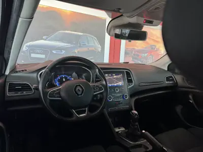 Renault Mégane 2016 - 12990 EUR, 137575 km - AUTO.MOTO.pt - 137575km - foto 17 de 20
