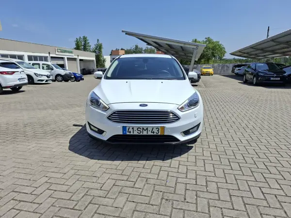 Ford Focus 2017 - 11500 EUR, 55000 km - AUTO.MOTO.pt - 55000km - foto 3 de 32