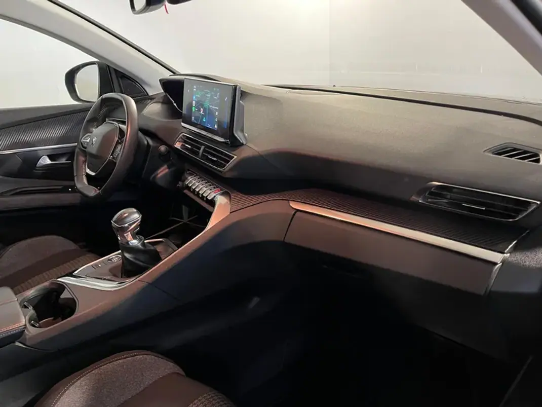 Peugeot 3008 2021 - 19900 EUR, 89000 km - AUTO.MOTO.pt - 89000km - foto 15 de 32