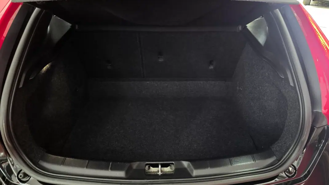 Volvo V40 Cross Country 2017 - 13990 EUR, 169554 km - 169554km - foto 60 de 61