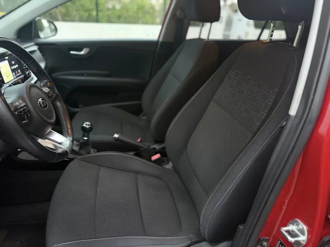 Kia Rio 2018 - 10999 EUR, 90000 km - AUTO.MOTO.pt - 90000km - foto 10 de 15