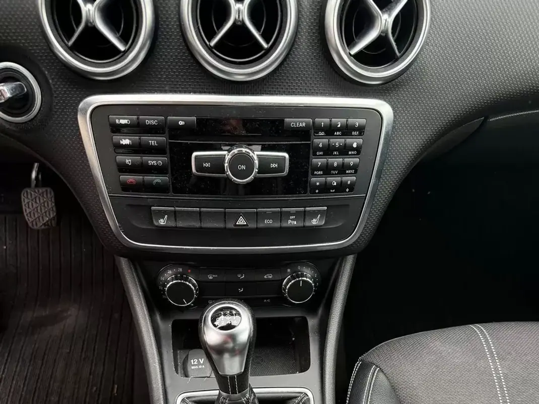 Mercedes-Benz A 180 2013 - 13490 EUR, 225000 km - AUTO.MOTO.pt - 225000km - foto 10 de 12