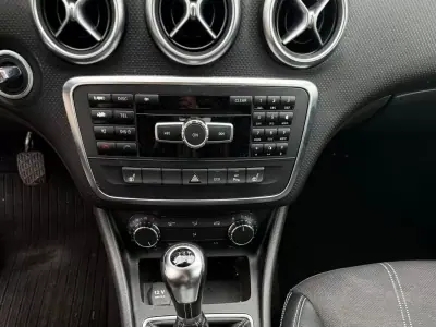 Mercedes-Benz A 180 2013 - 13490 EUR, 225000 km - AUTO.MOTO.pt - 225000km - foto 10 de 12