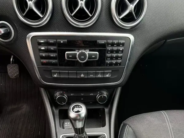 Mercedes-Benz A 180 2013 - 13490 EUR, 225000 km - AUTO.MOTO.pt - 225000km - foto 10 de 12