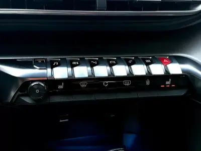 Peugeot 3008 2019 - 24900 EUR, 82000 km - AUTO.MOTO.pt - 82000km - foto 20 de 24