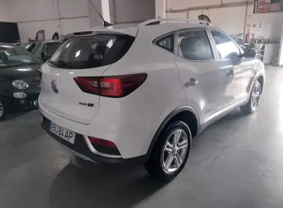 MG ZS 2020 - 15490 EUR, 105550 km - AUTO.MOTO.pt - 105550km - foto 4 de 10