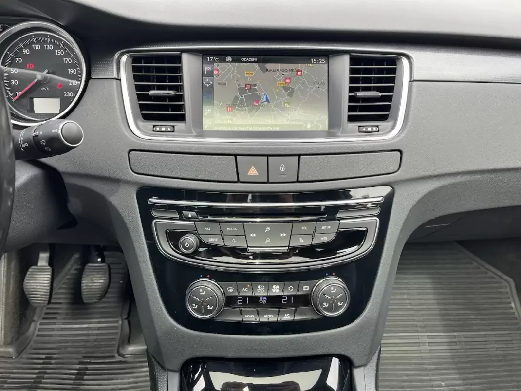 Peugeot 508 SW 2014 - 8450 EUR, 217000 km - AUTO.MOTO.pt - 217000km - foto 21 de 52