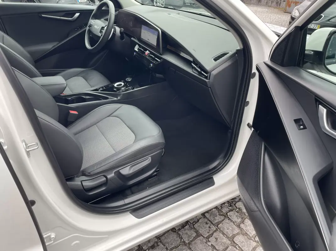 Kia Niro EV 2022 - 25850 EUR, 52642 km - AUTO.MOTO.pt - 52642km - foto 33 de 44