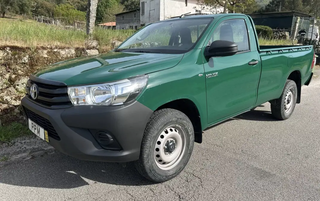 Toyota Hilux 4x4 2019 - 28500 EUR, 283000 km - AUTO.MOTO.pt - 283000km - foto 1 de 11