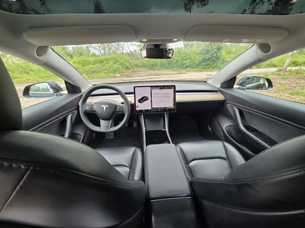 Tesla Model 3 2019 - 23900 EUR, 177000 km - AUTO.MOTO.pt - 177000km - foto 41 de 42